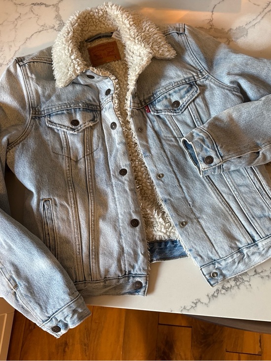 Levi's Jackets & Blazers - Levi's Sherpa lined denim jacket in light blue S